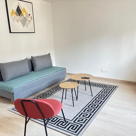 Marechal 1 Parking 4 Couchages