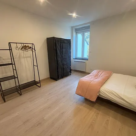 Apartment Marechal 1 Parking 4 Couchages Clouange
